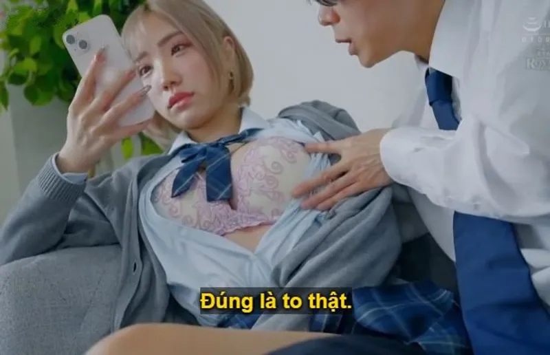 Em là cô học trò băng giá, chỉ cần tiền là anh muốn hành hạ em ra sao cũng được.